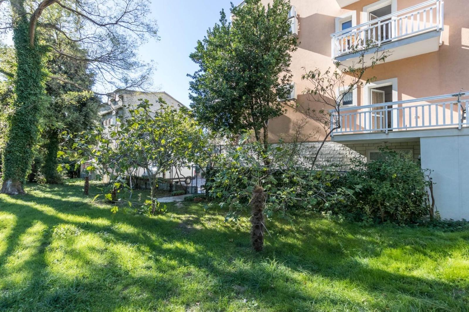 Apartments Dino Kaštela Exterior foto